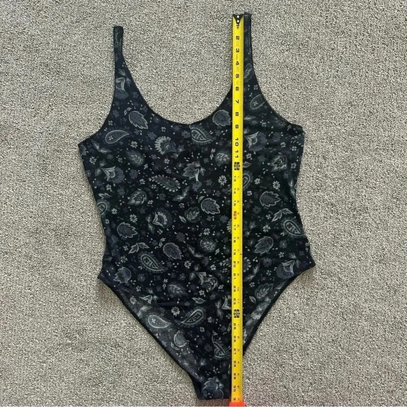 Free People Scooped Up Paisley Bodysuit Size Large - Picture 4 of 10